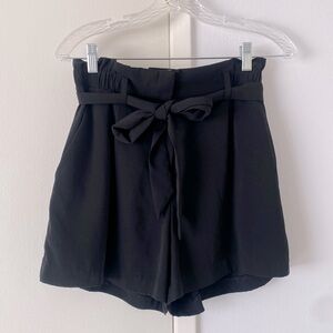 Like new! DRESSY PAPERBAG BLACK SHORTS BY H&M SIZE 4